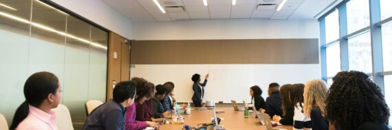 How Leaders Can Empower Their Teams to Think Outside the Box